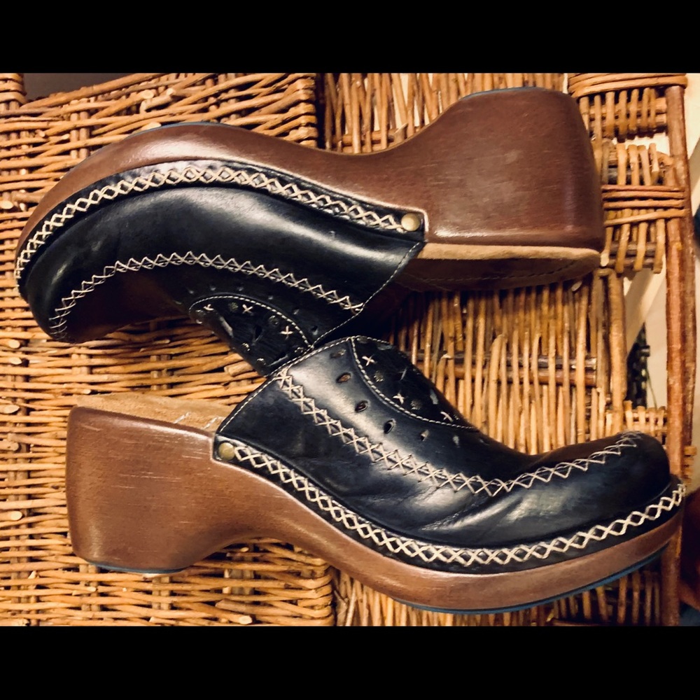 Indigo By Clark’s Clog Mule Size 6 - image 1